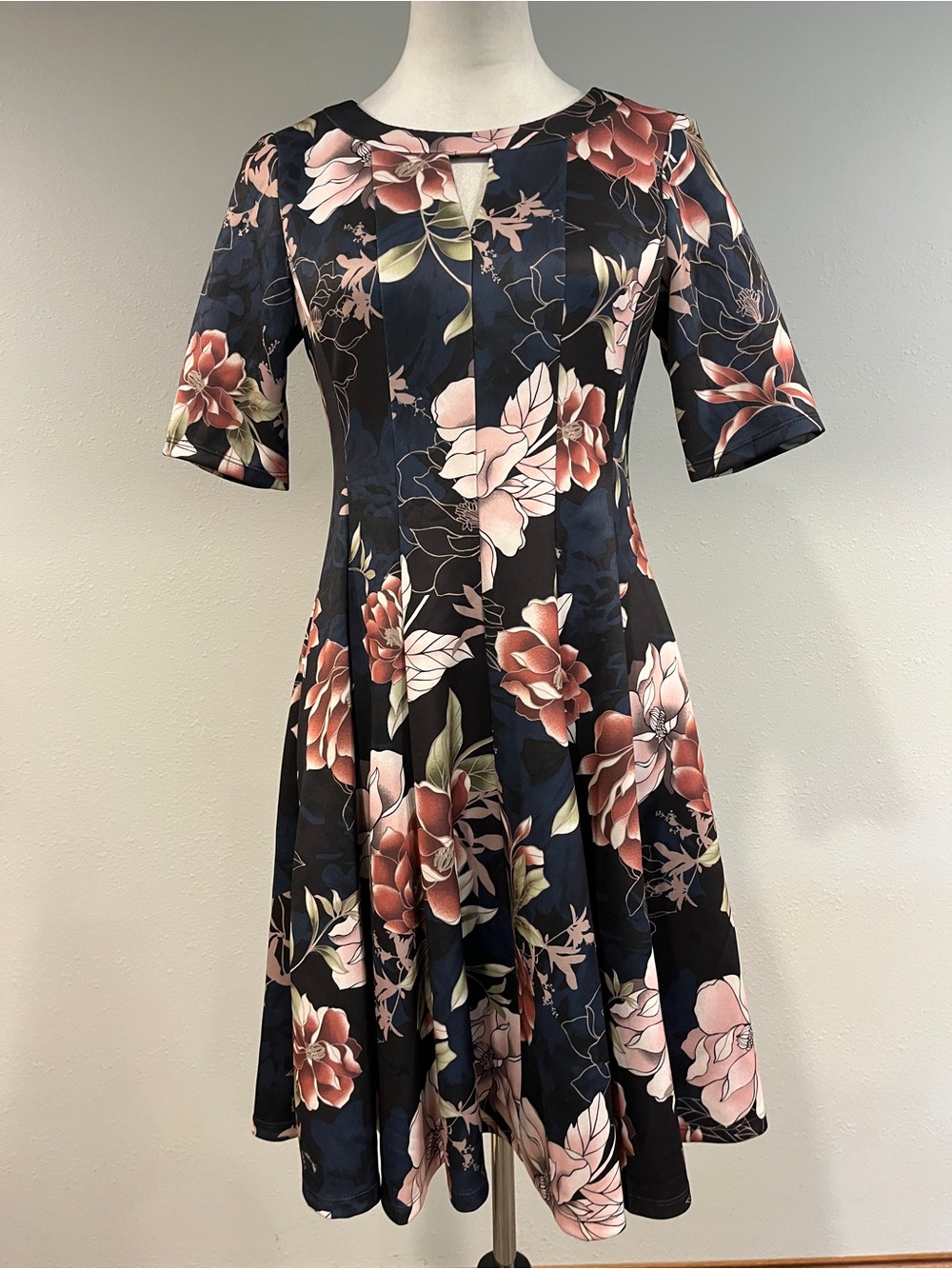 Roz & Ali Floral Fit-and-Flare Dress in Navy with Pink Blooms size 4